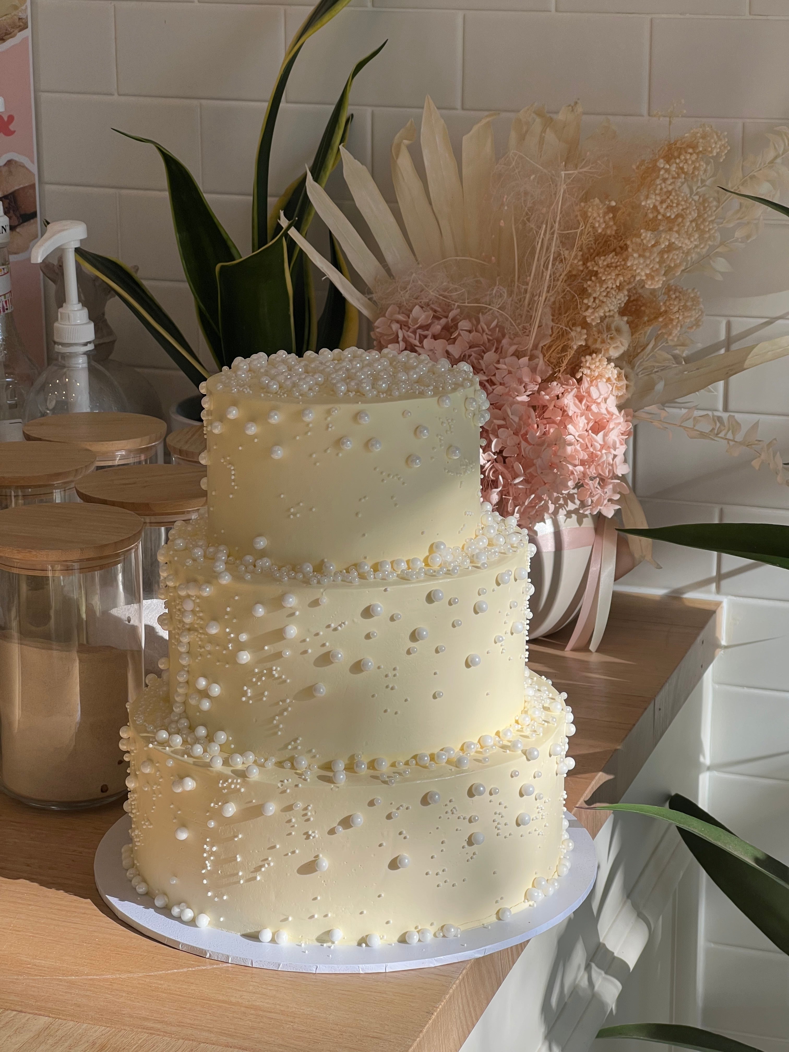 Pearl 3 tier Cake