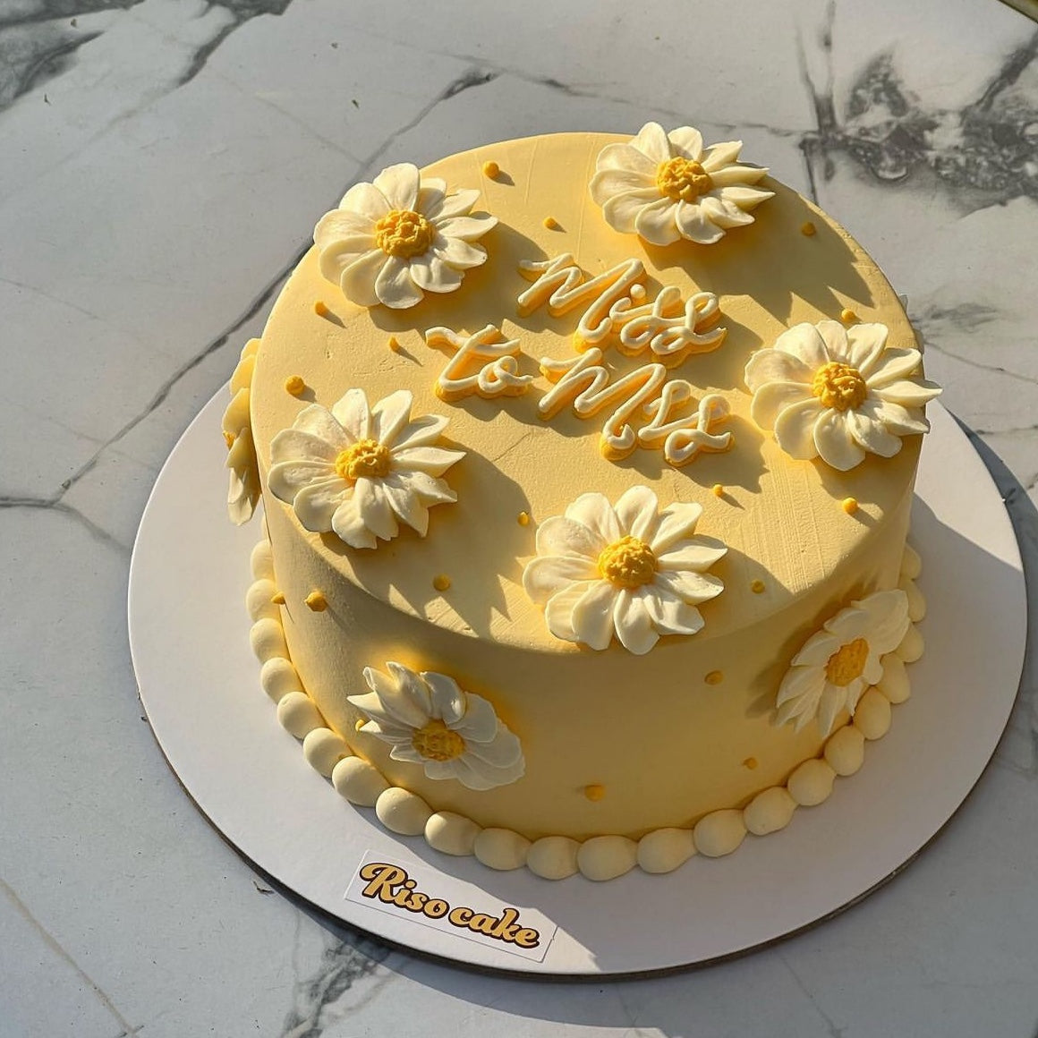 Daisy Delight Cake