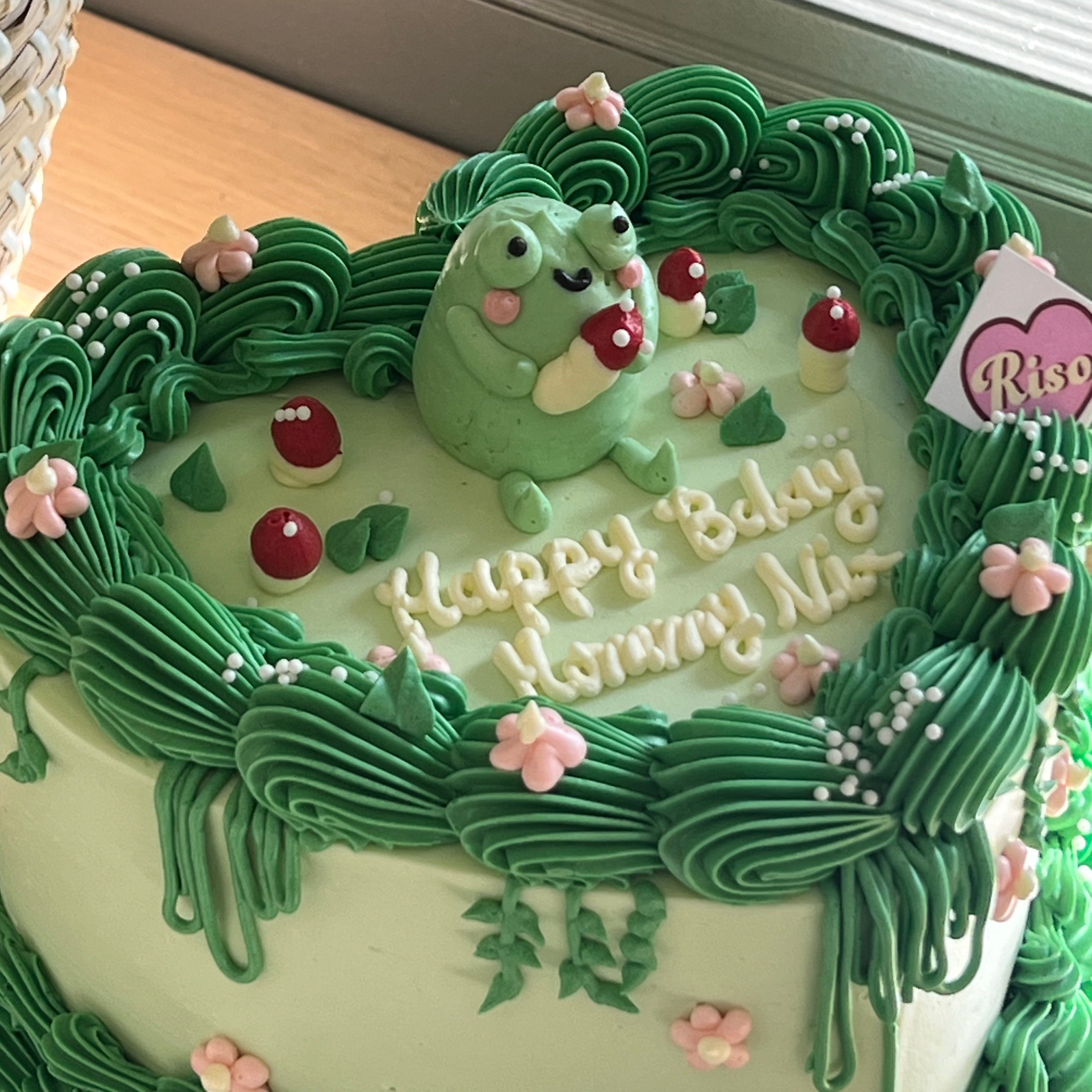Frog in the Forest Cake (Round/Heart)