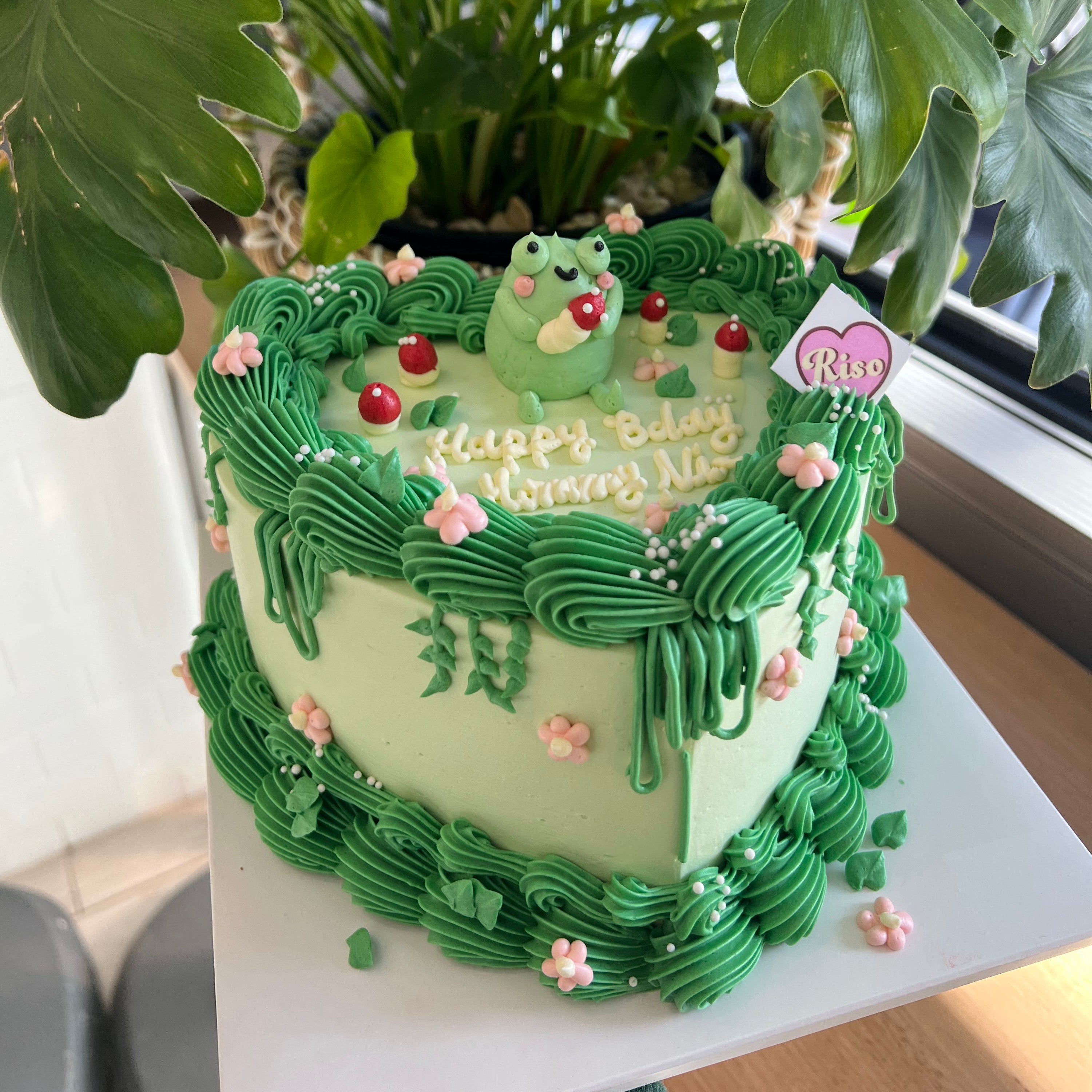 Frog in the Forest Cake (Round/Heart)