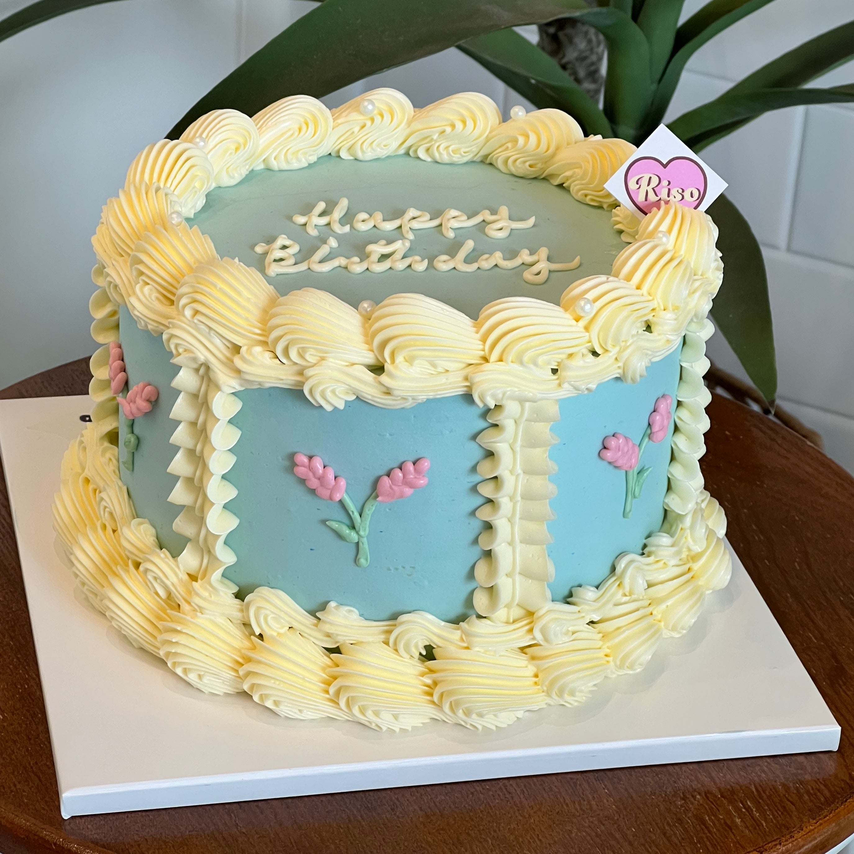 Royal Vintage Cake (Round/Heart)
