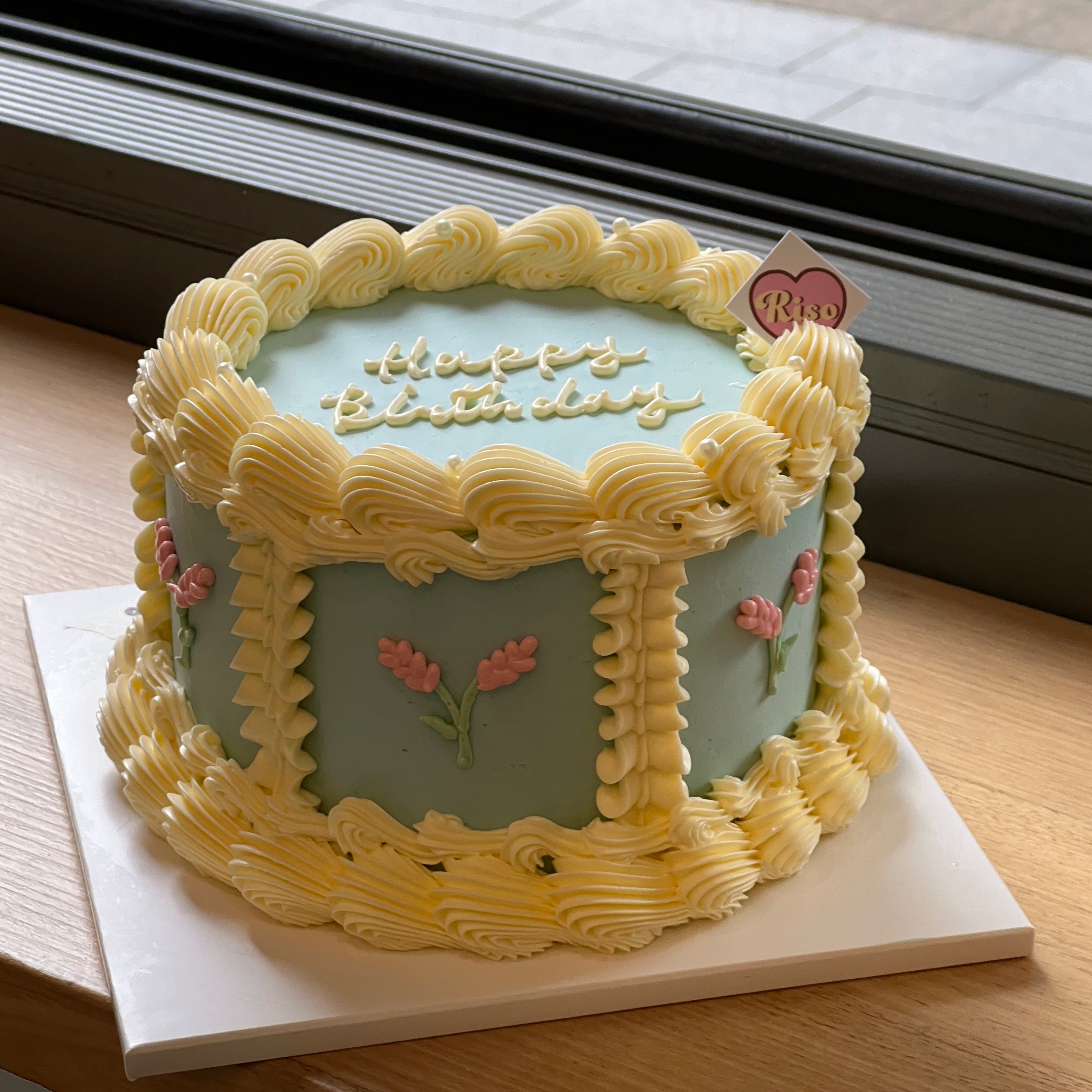 Royal Vintage Cake (Round/Heart)