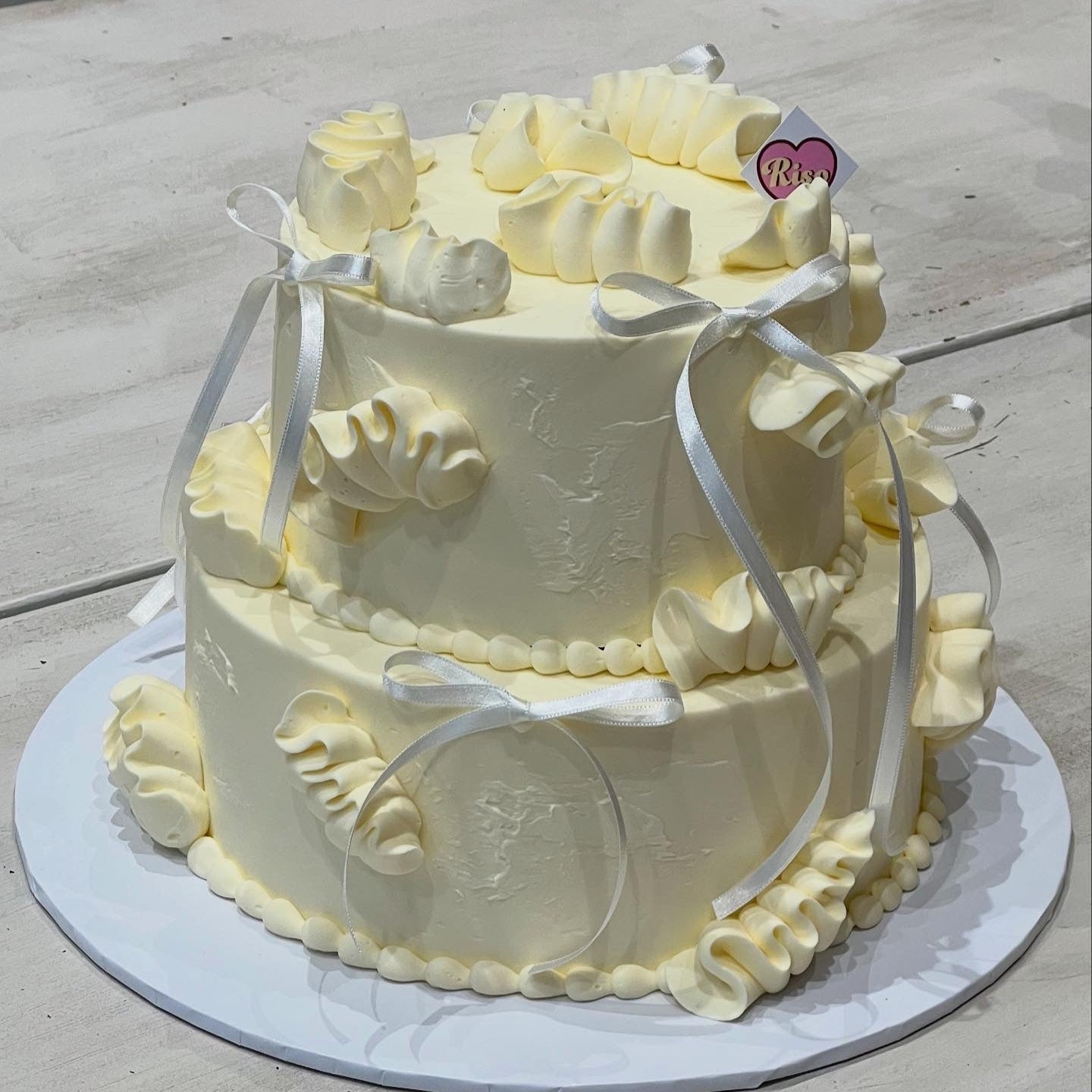 Wavy 2-3 tier Cake