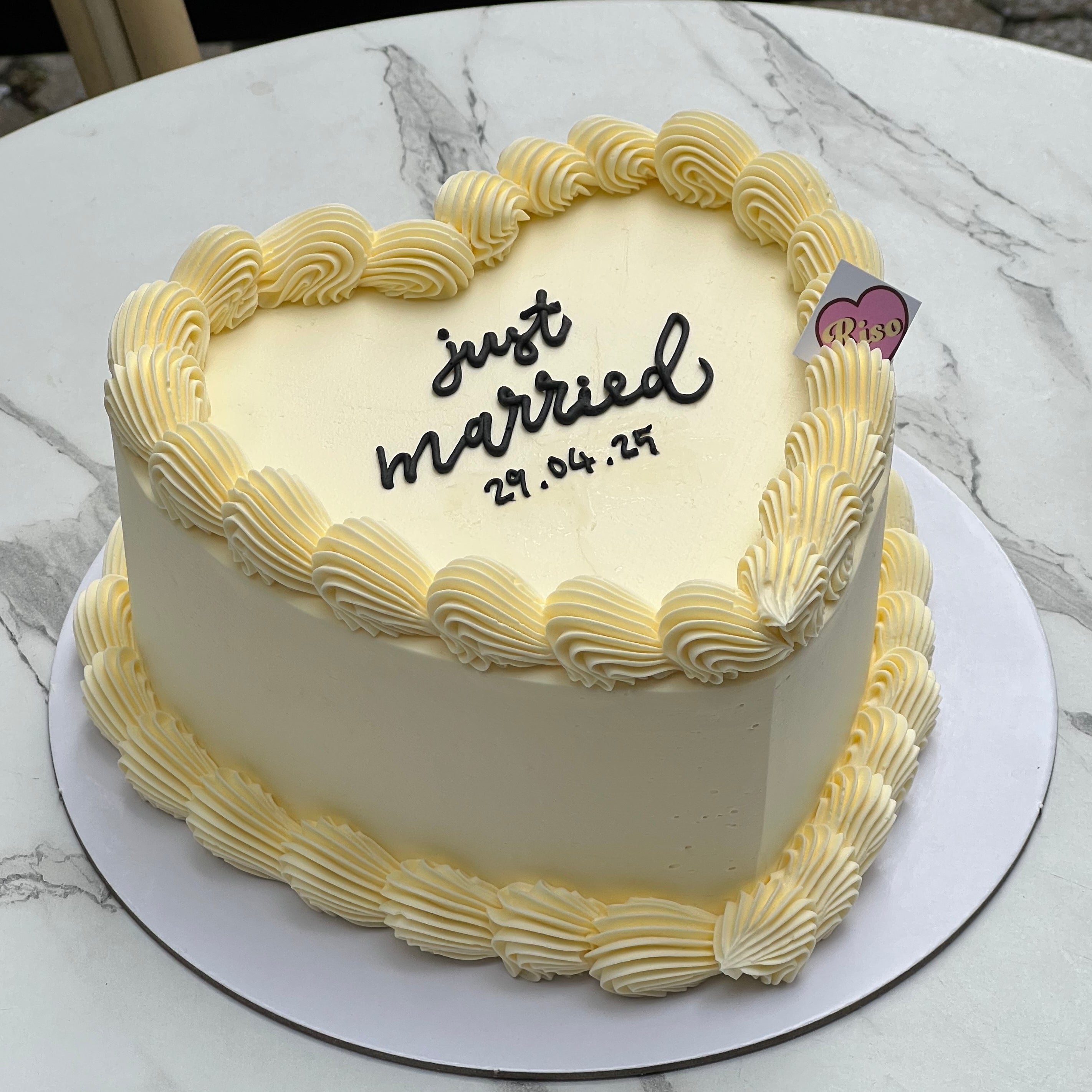 Simple Lettering Cake (Round/Heart)