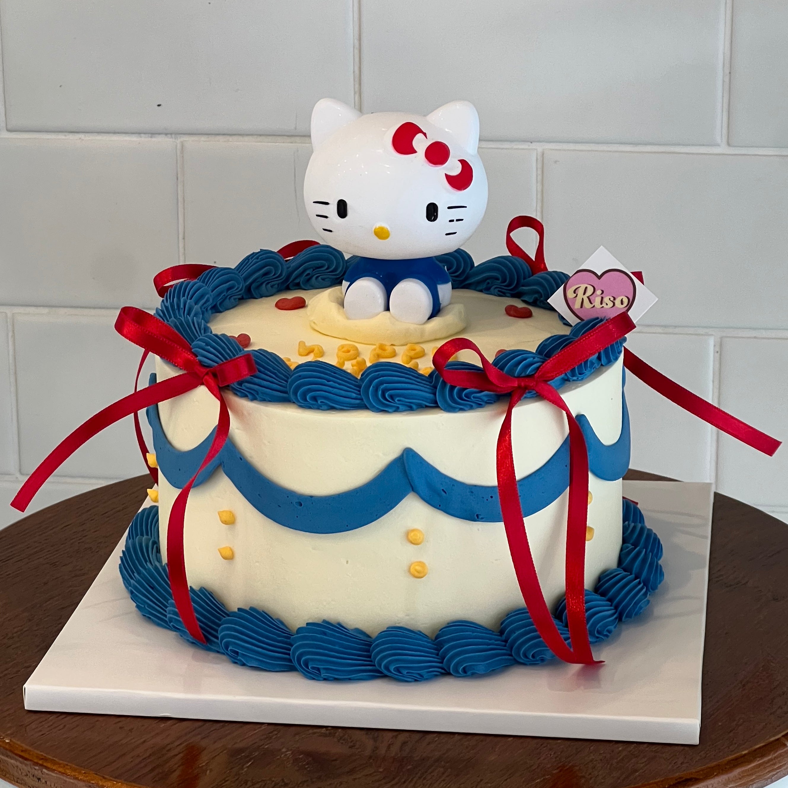 3D Hello Kitty Cake (Round/Heart)