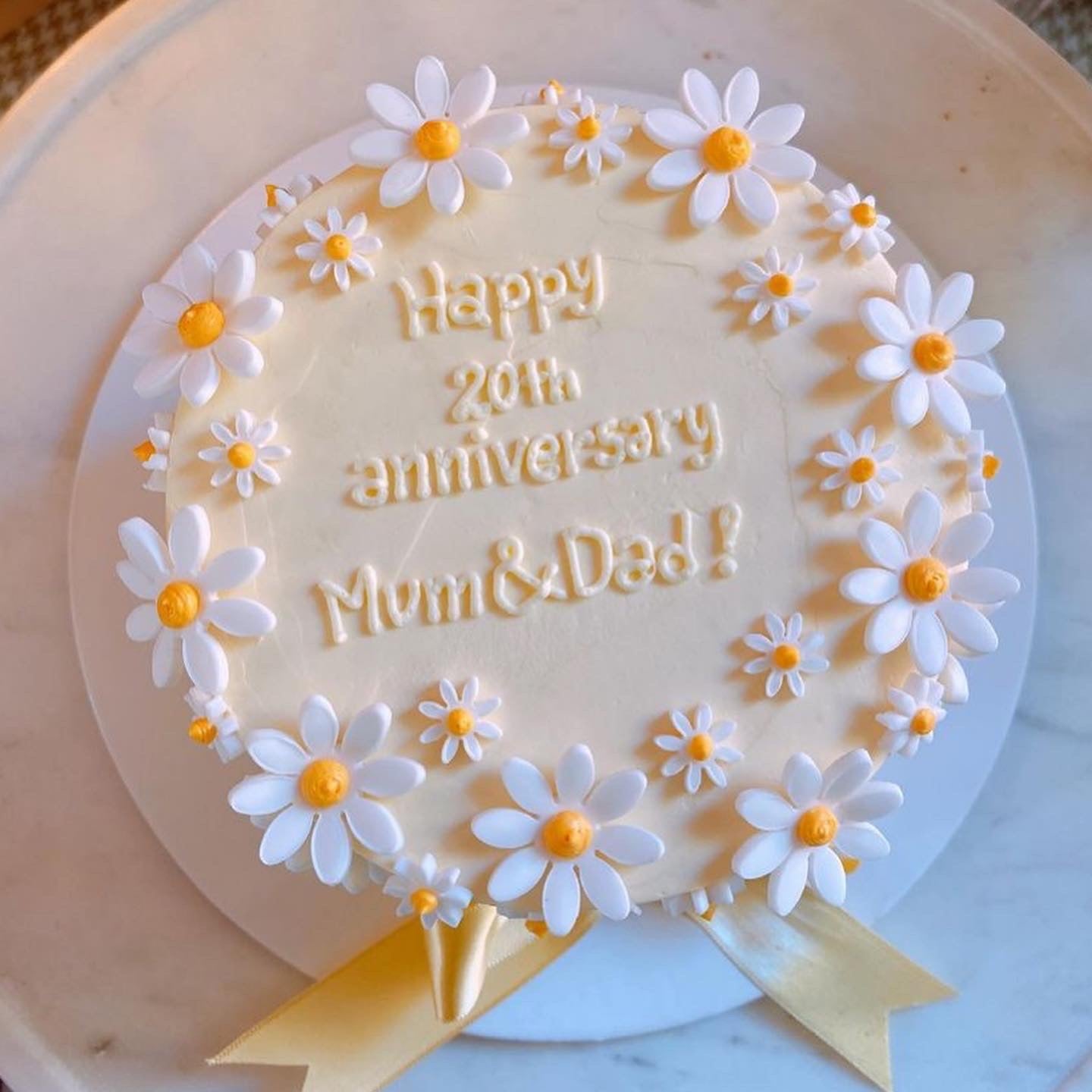 Daisy Wreaths Cake