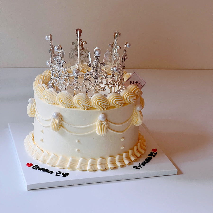 Vintage Tiara Cake