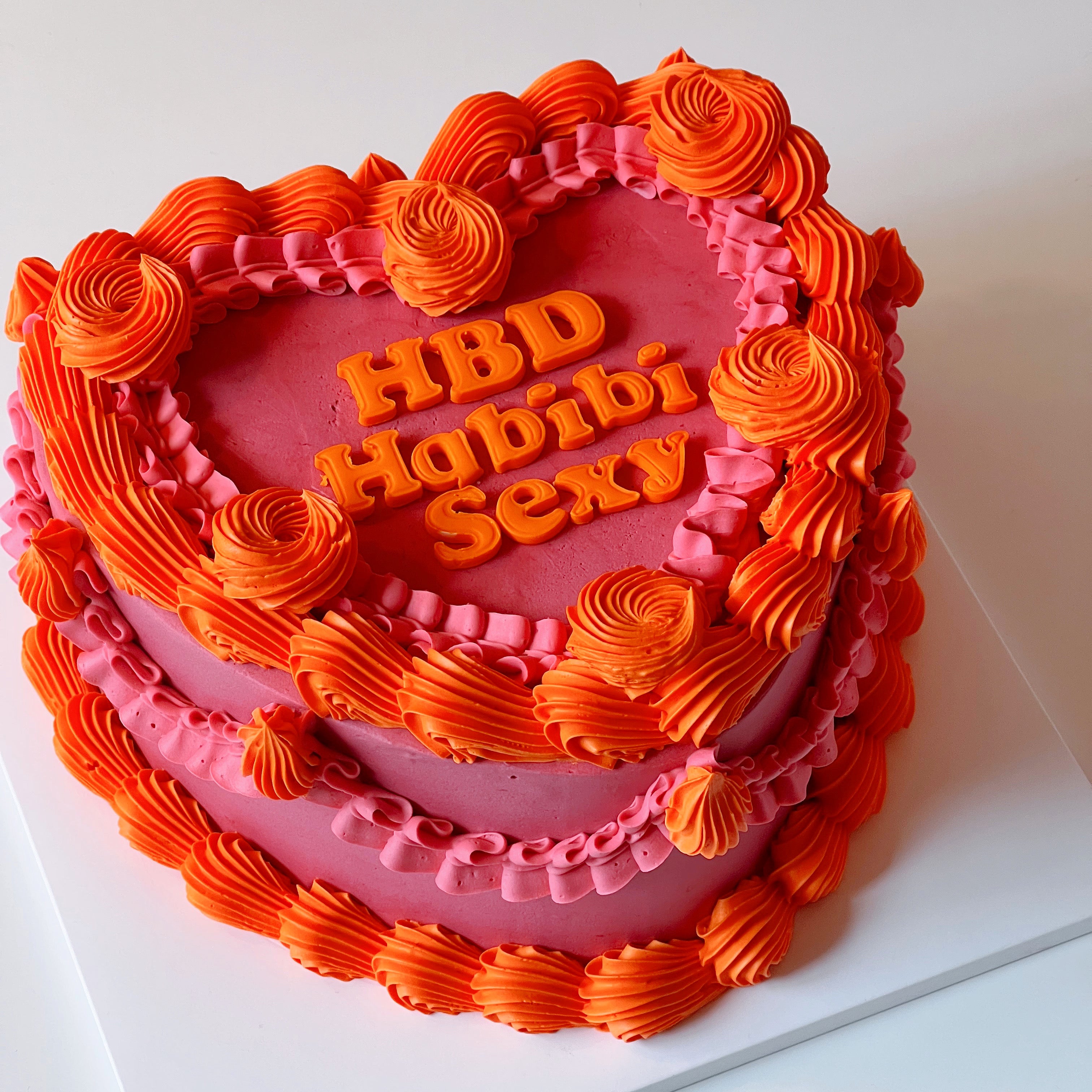 Vintage Text Cake (Round/Heart)