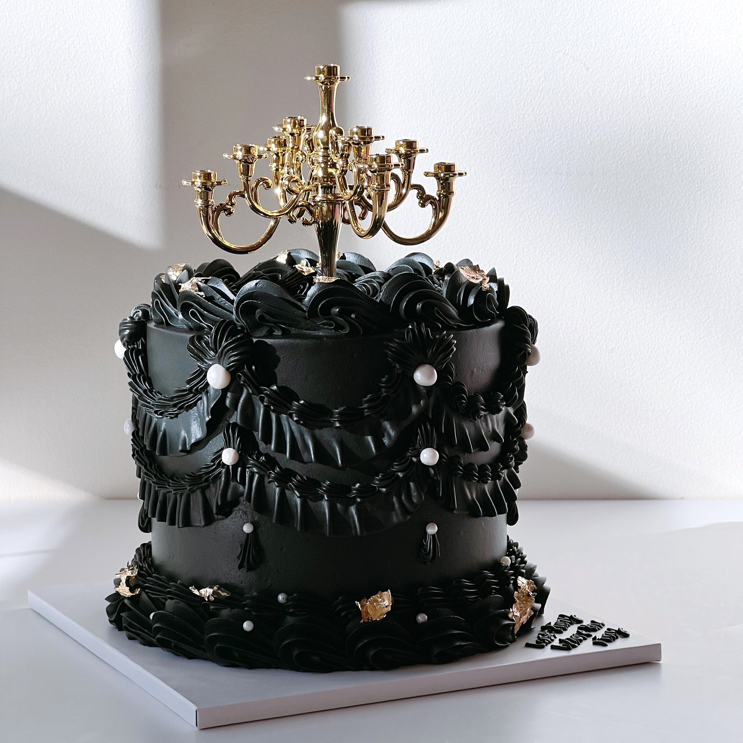 Chandelier Vintage Cake (Tall Design)