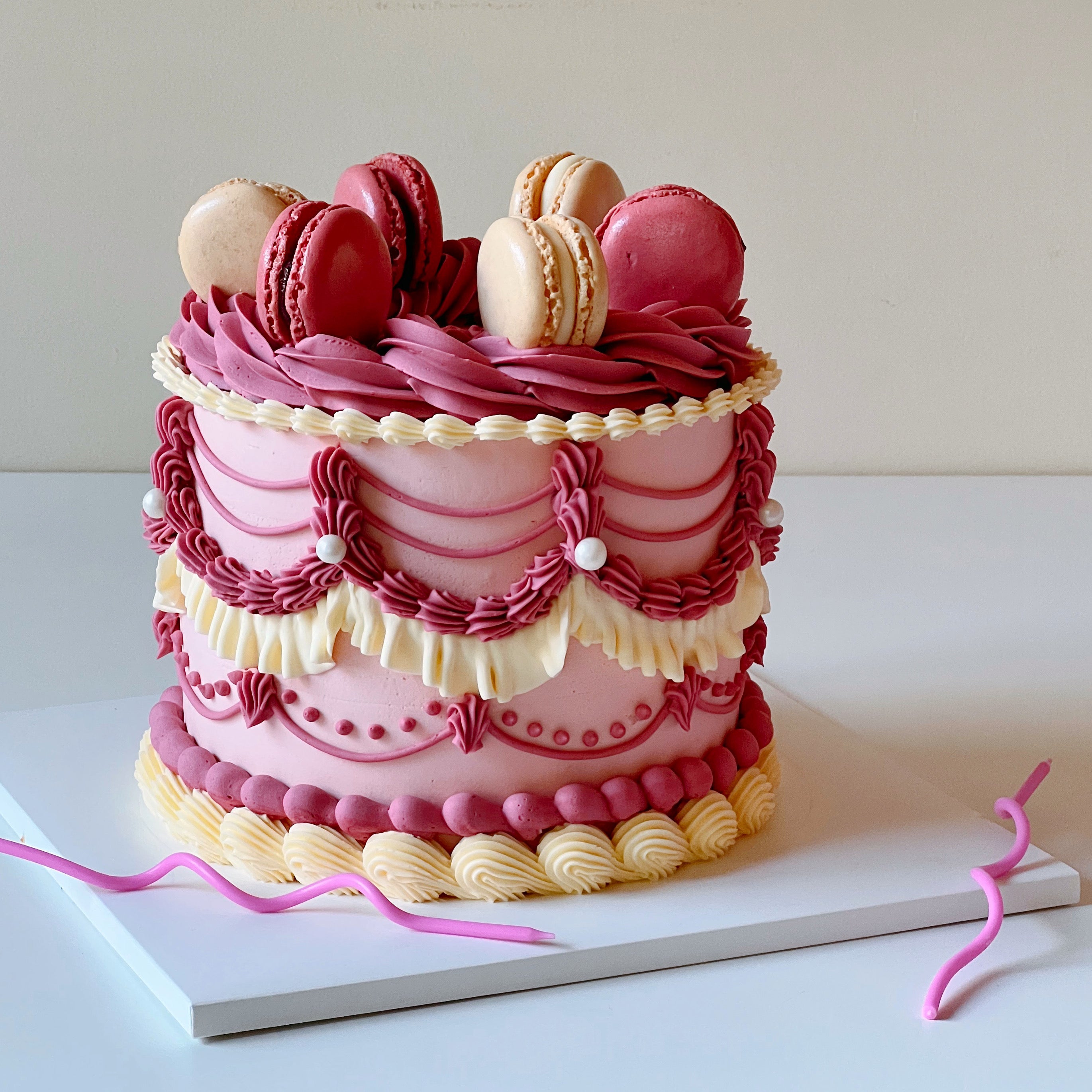 Macaron Vintage Cake (Tall Design)