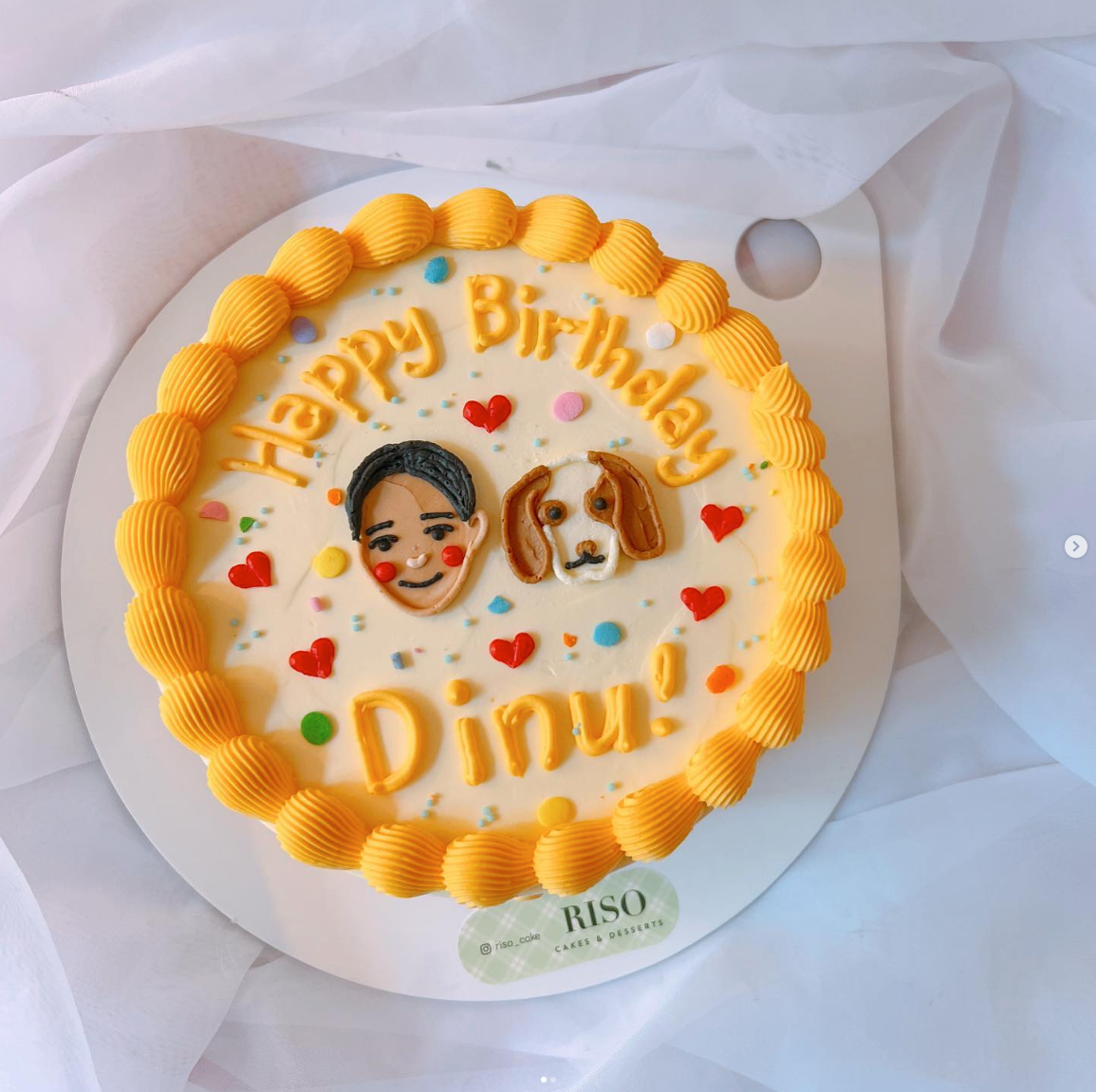 Shell Border Face Illustration Cake