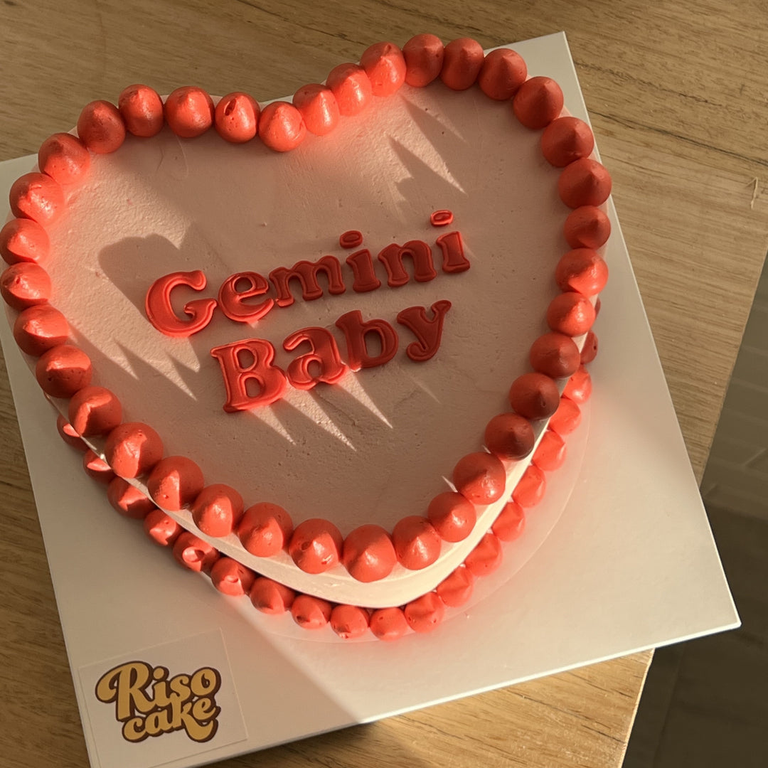Simple Pom Pom Cake (Round/Heart)