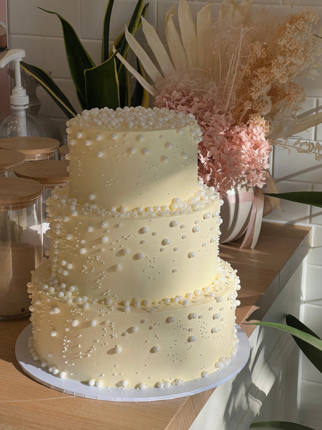 Pearl 3 tier Cake