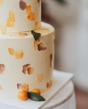 Load image into Gallery viewer, Orange 2 tier Cake
