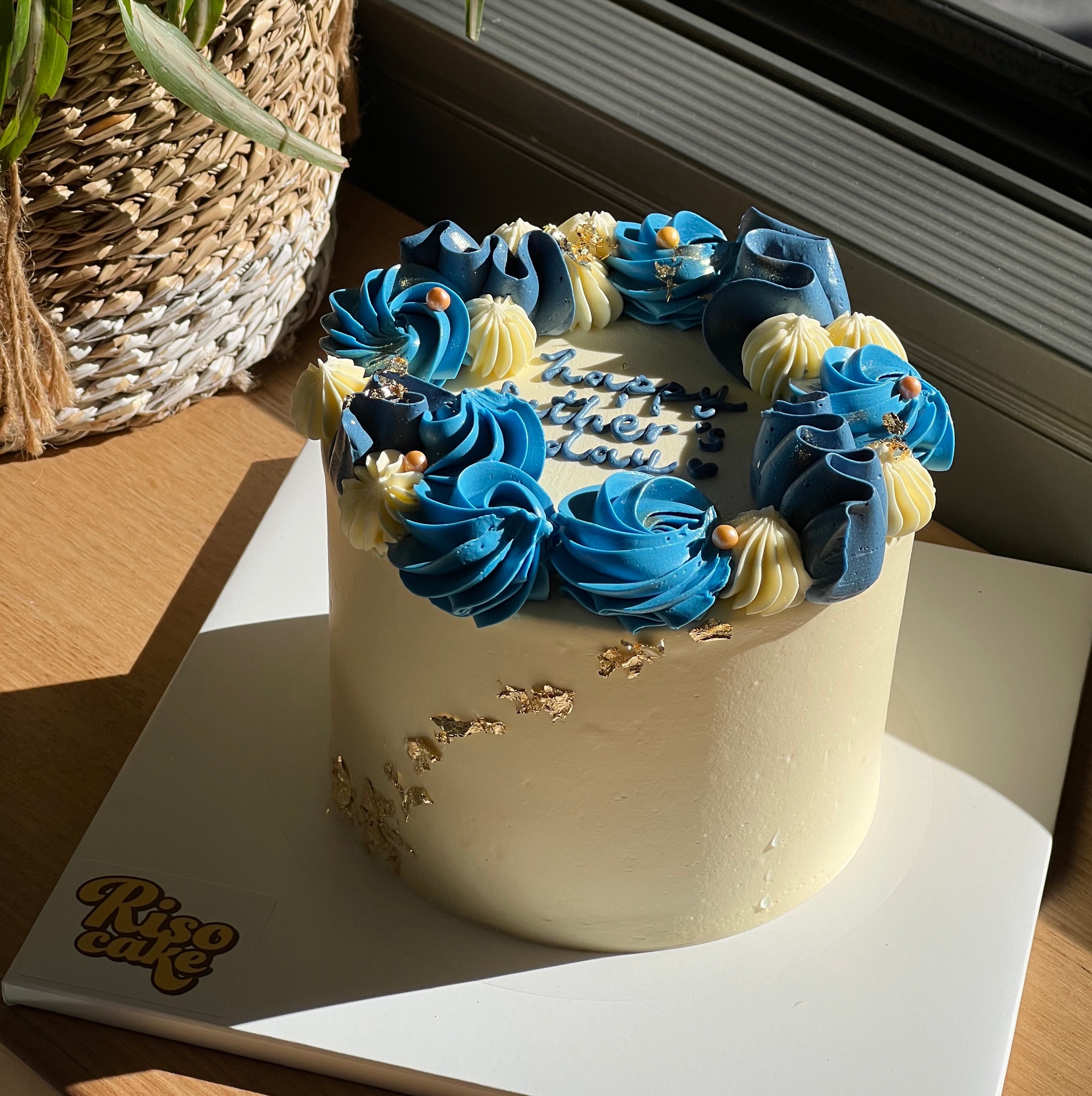 2025 Father's Day Royal Blue & Gold Delight Cake