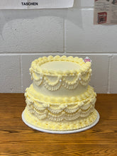 Load image into Gallery viewer, Vintage Pearl 2 tier Cake

