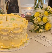 Load image into Gallery viewer, Petal Flower Cake (Round/Heart)
