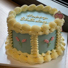 Load image into Gallery viewer, Royal Vintage Cake (Round/Heart)
