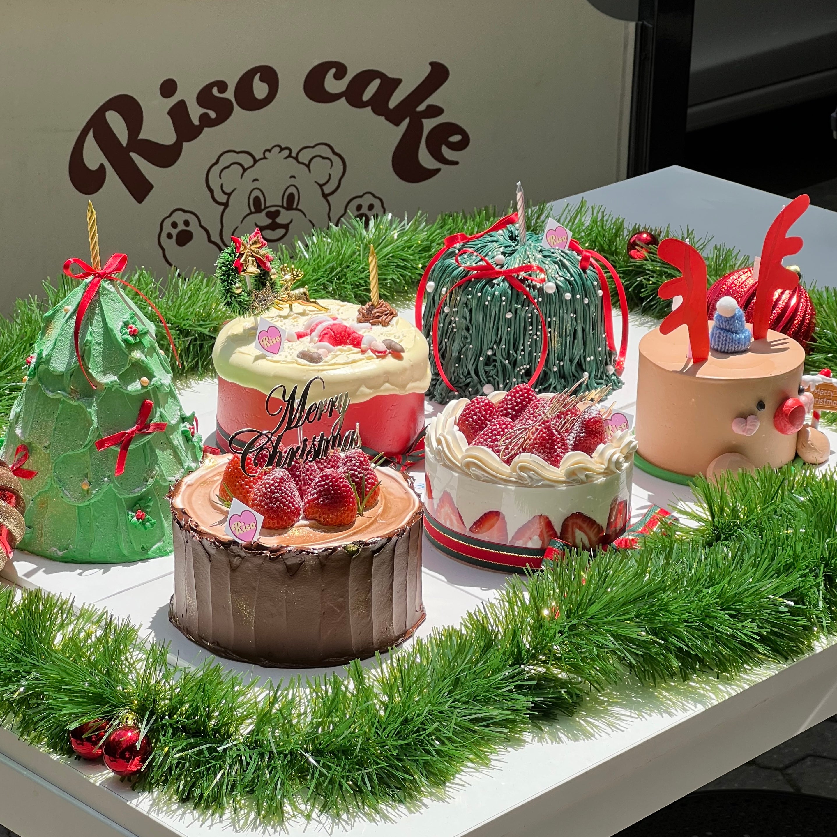 2025 Christmas Strawberry Cake