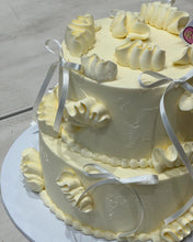 Load image into Gallery viewer, Wavy 2-3 tier Cake
