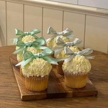 Load image into Gallery viewer, Balletcore Cupcake

