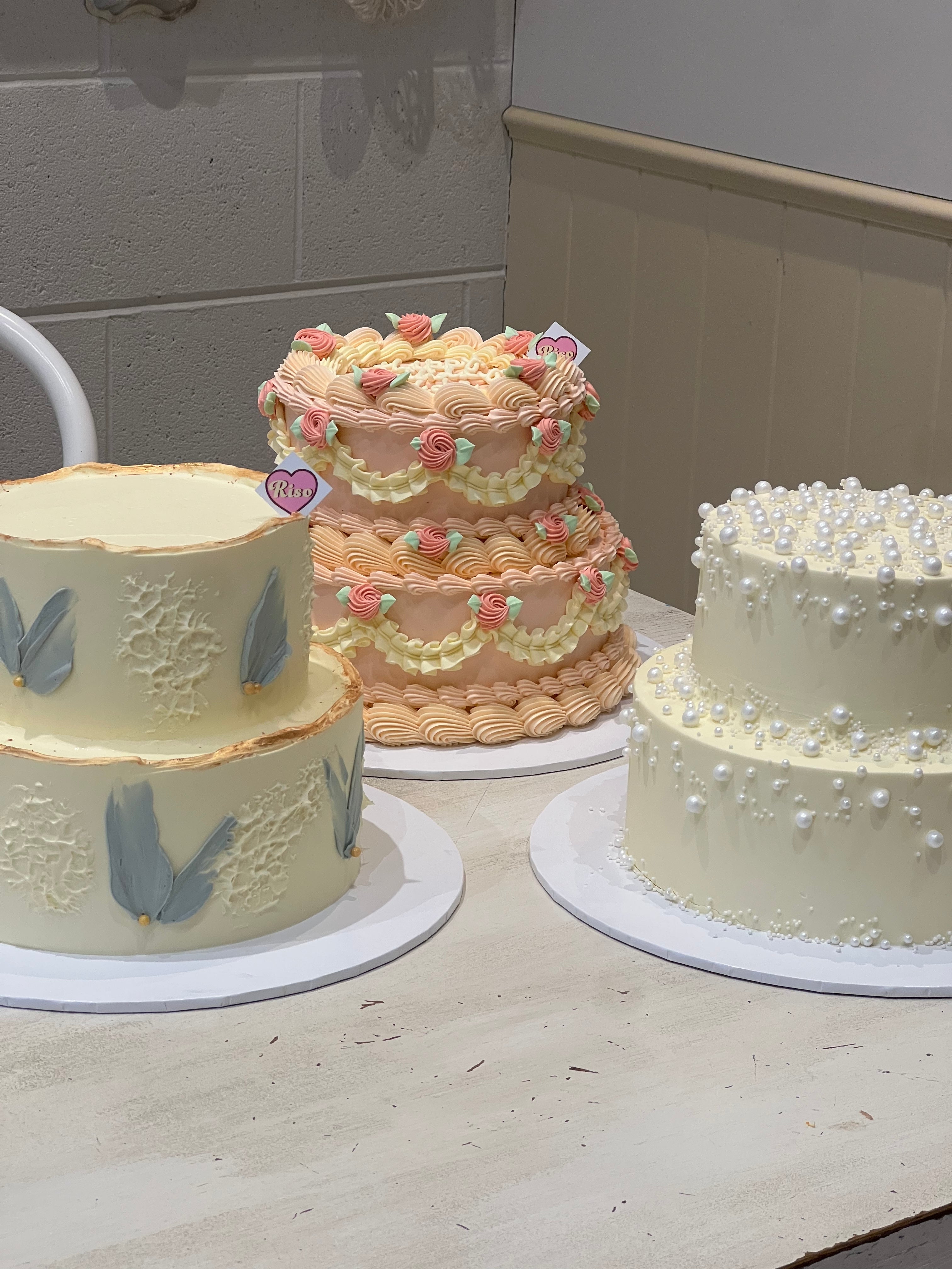 Pearl 2 tier Cake