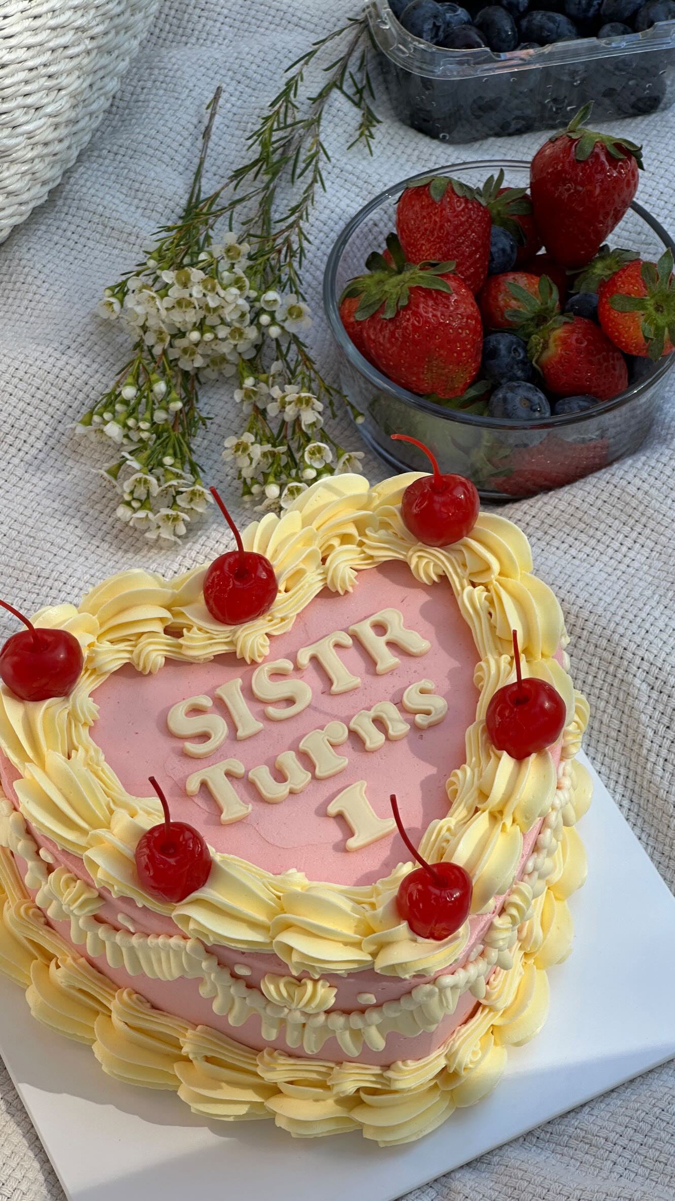 One Colour Text Cake (Round/Heart)