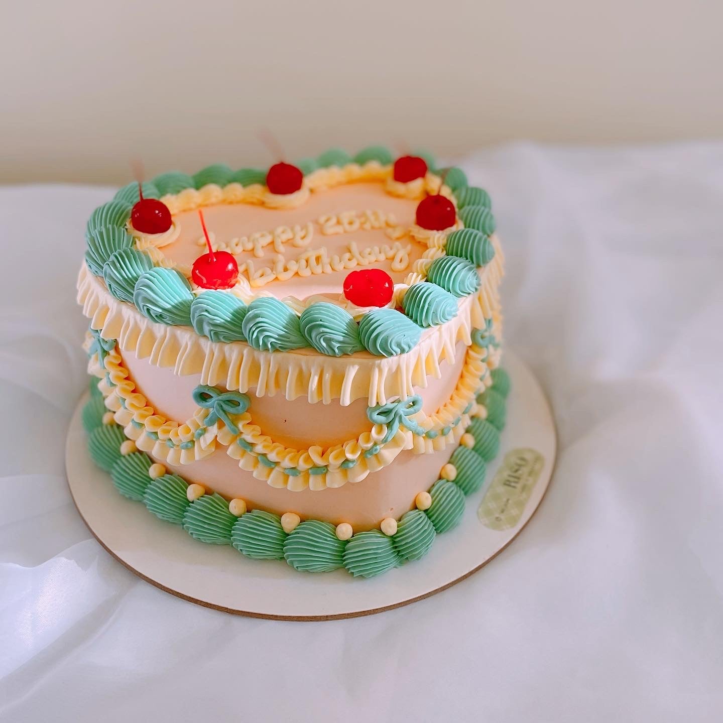 Side Ribbon  Vintage Cake (Round/Heart)