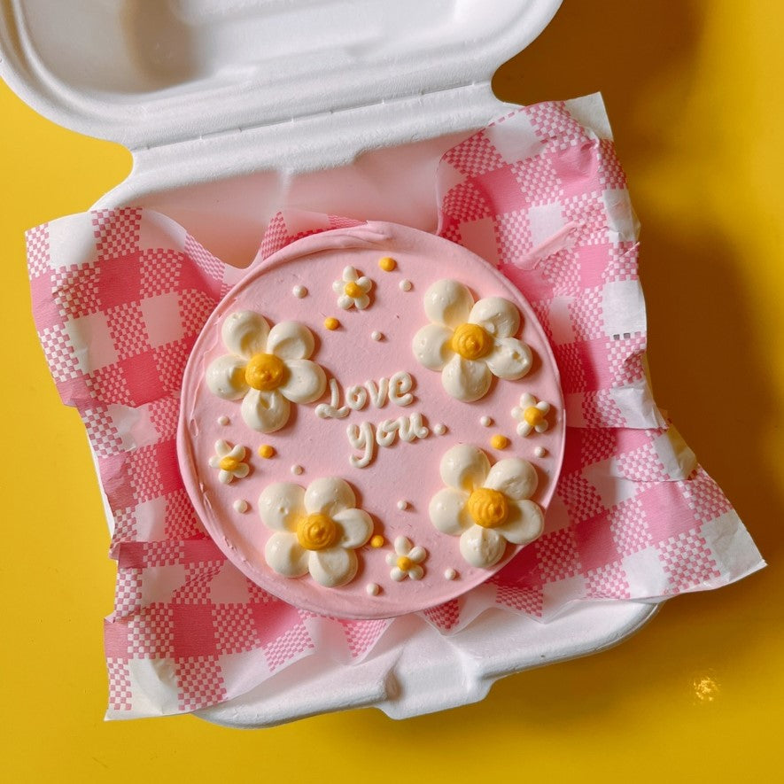 My Little Daisy Lunch Box Cake