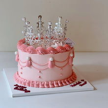 Load image into Gallery viewer, Vintage Tiara Cake
