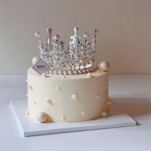 Load image into Gallery viewer, Pearl Tiara Cake
